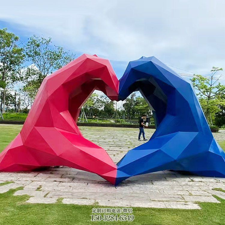 愛(ài)心標(biāo)識(shí)雕塑，切面工藝效果，不銹鋼地標(biāo)城市建筑